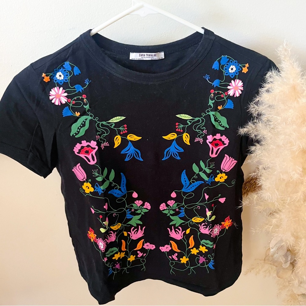 Black Graphic Baby Tee size small